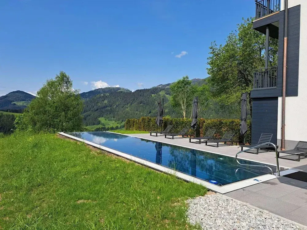 Apartment With Infinity Pool
