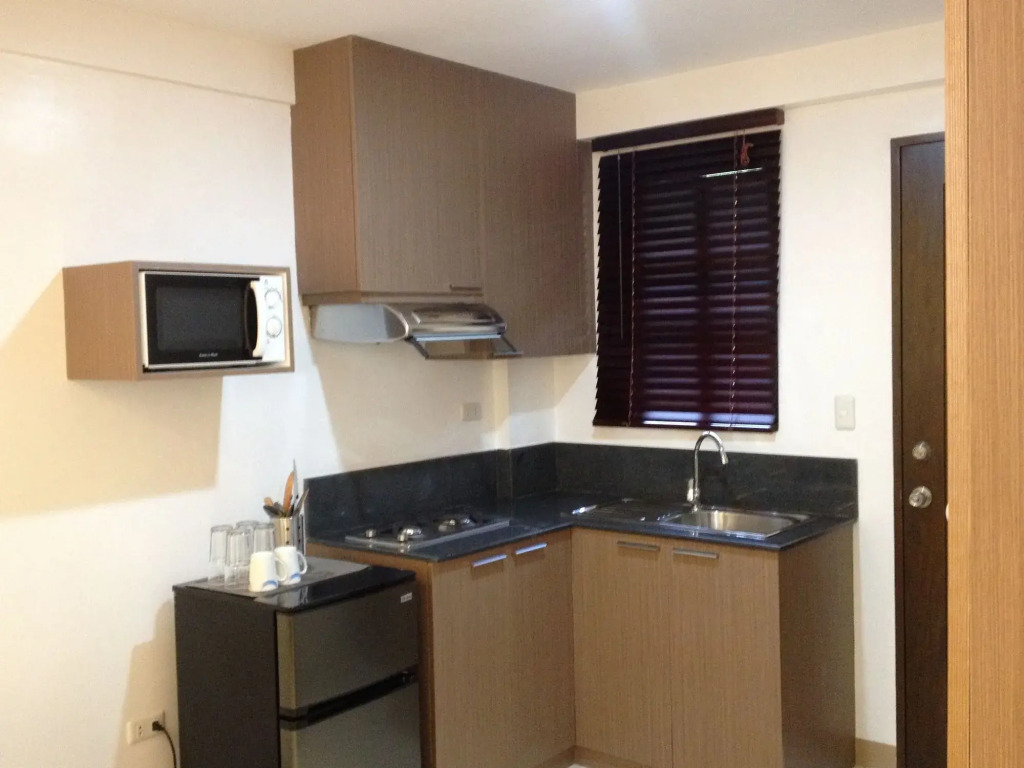 Anahaw Studio Suites