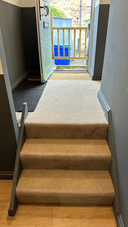 Cotswolds Large 4 Bed House Parking-Wifi