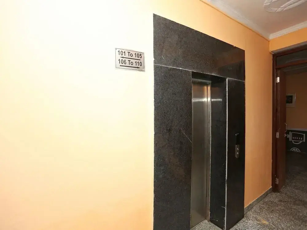 OYO 11556 Om Guest House Residency