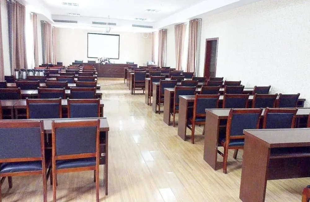 Kunlun Leju Business Hotel