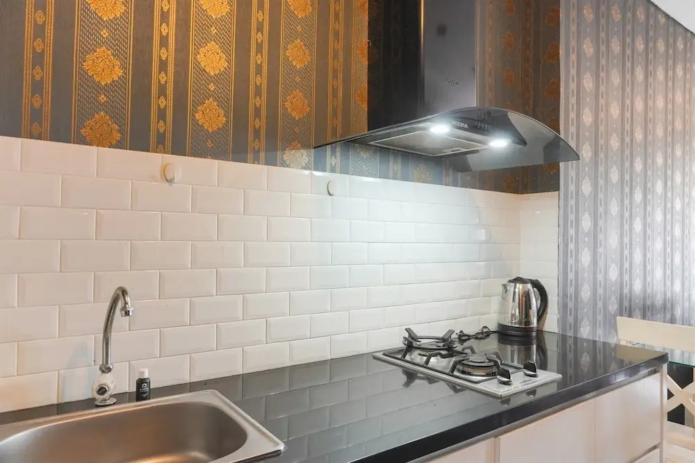 Good And Homey 2Br At Nifarro Park Apartment