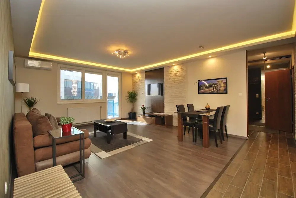 Arpad Bridge Apartments