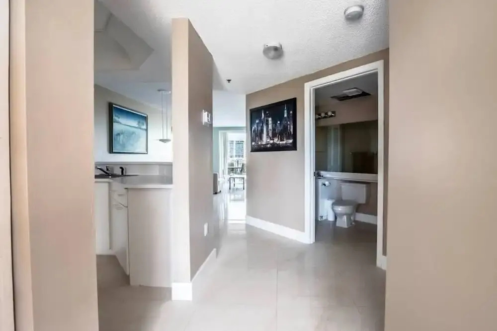 Les Pelicans 404 - 4 People, Sunny Isles Str-01043
