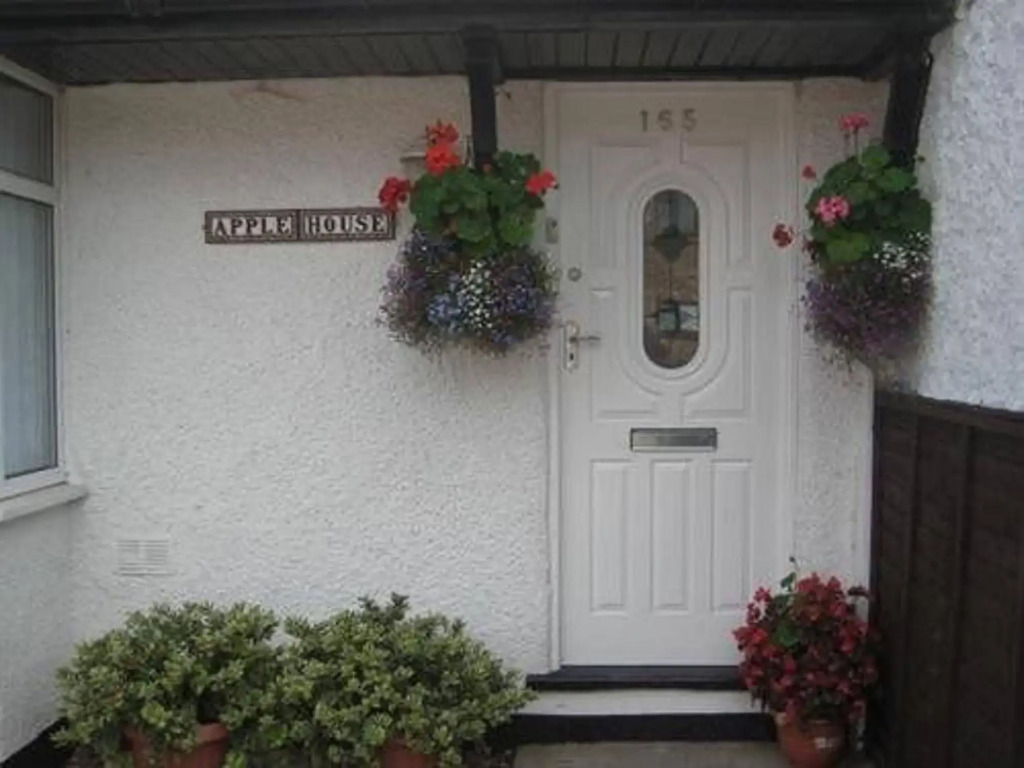 Apple House Guesthouse Heathrow Airport