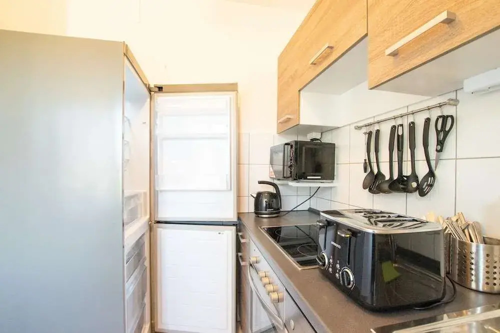 Tolstov Apartments - 1 , 3 and 4 Room Apartments - 20 min Messe DUS & Airport DUS