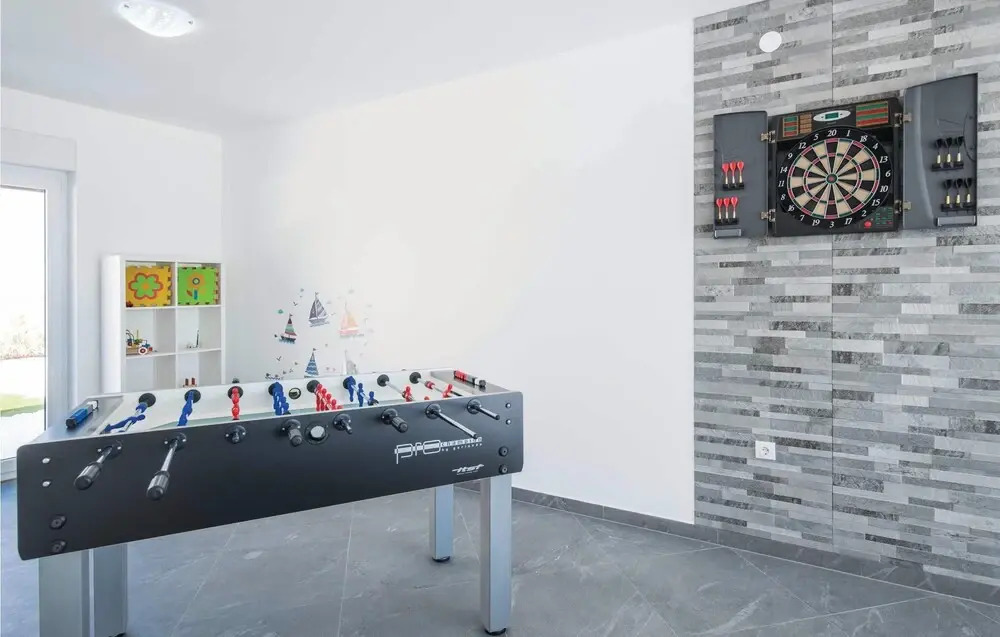 Nice Home in Medulin With Wifi and 5 Bedrooms