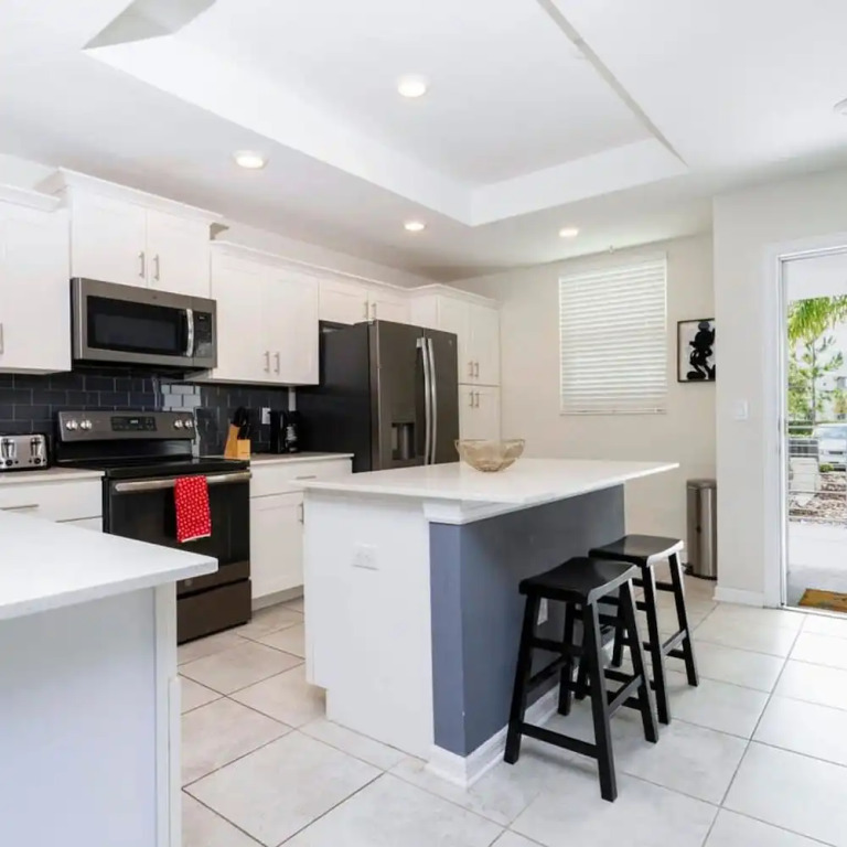 4721 Unit 105 Stunning Apartment 2BD