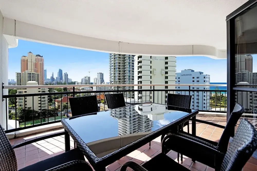 Victoria Square 2 Bed Ocean View Broadbeach