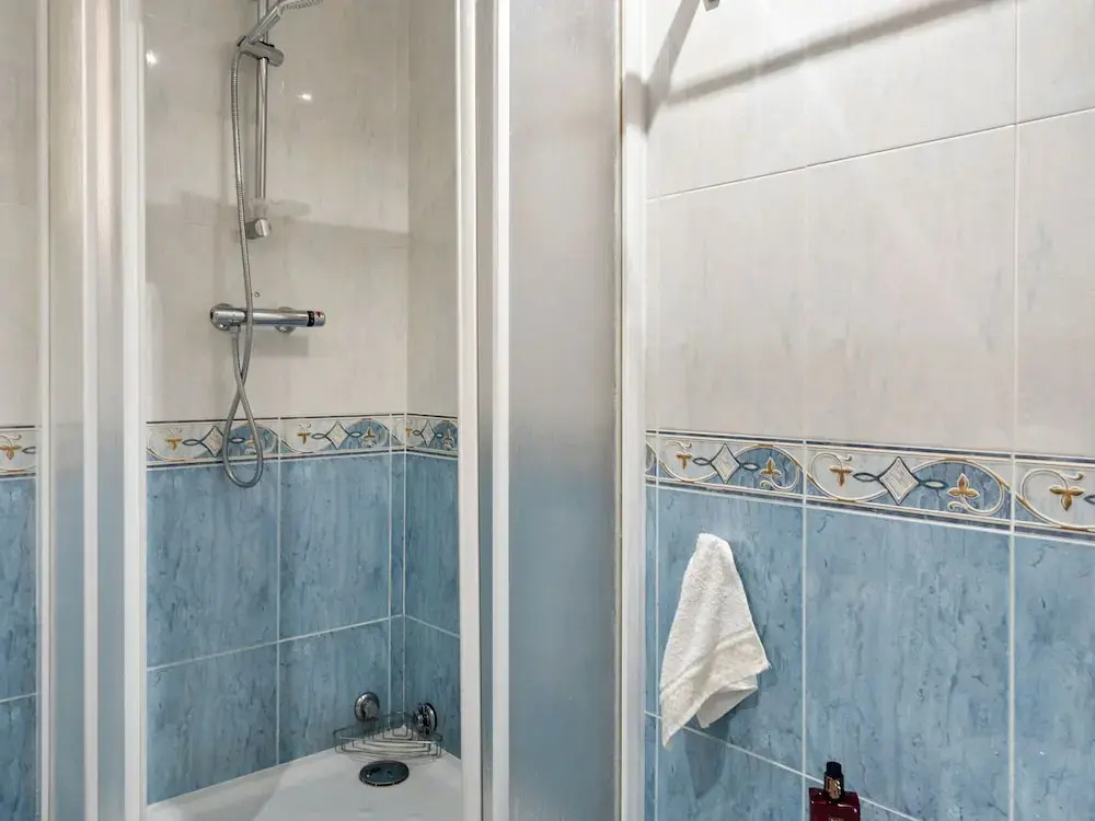 Inviting Mansion in Calpe with Hot Tub