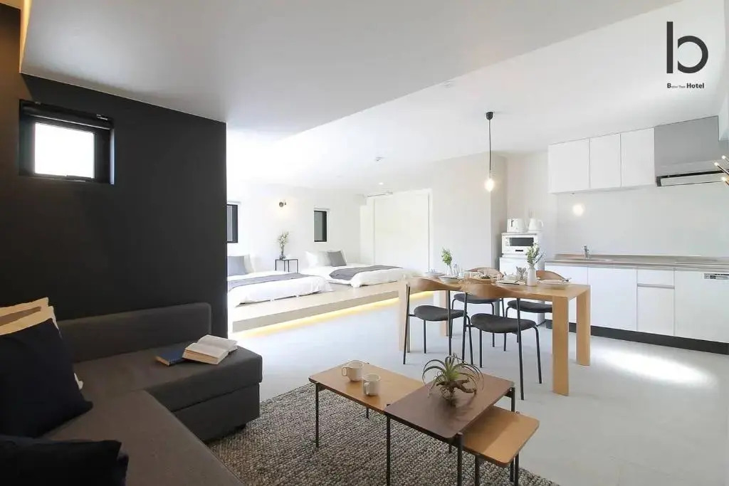 bhotel504 Huge Apt in Famous Hiroshima Dori for 6p