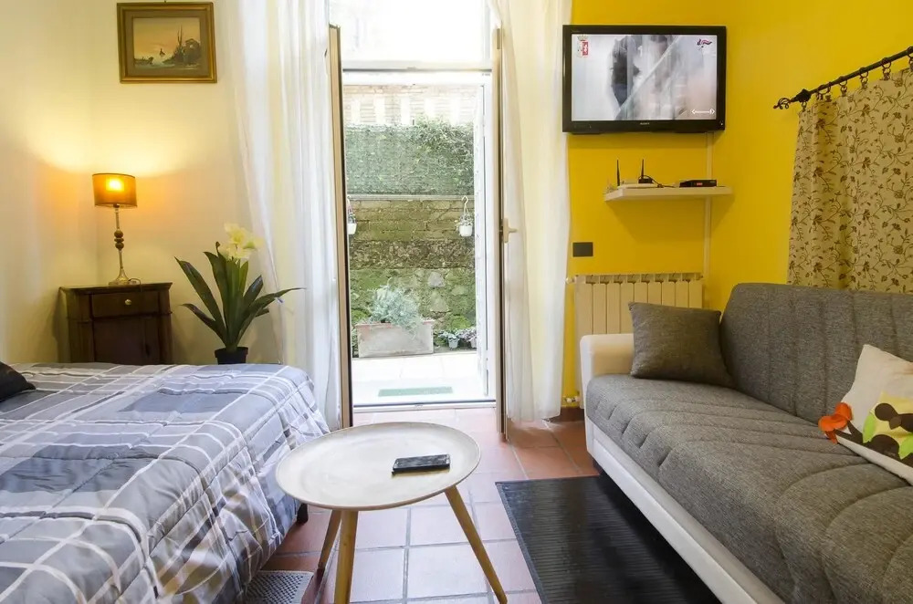 Apartment With one Bedroom in Roma, With Enclosed Garden and Wifi