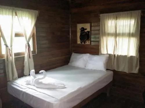 Montecristo River Lodge