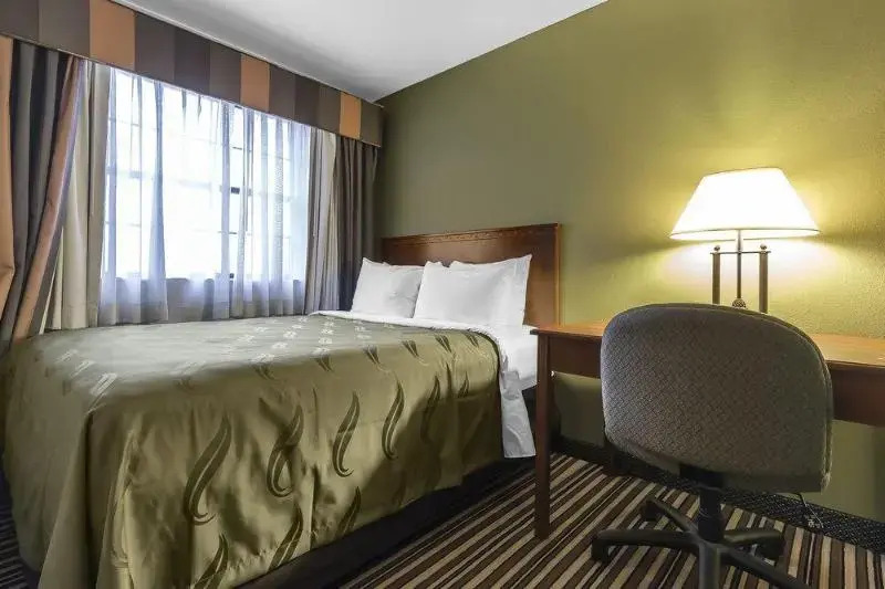 Holiday Inn Exp Reg Hosp And Med Ctr