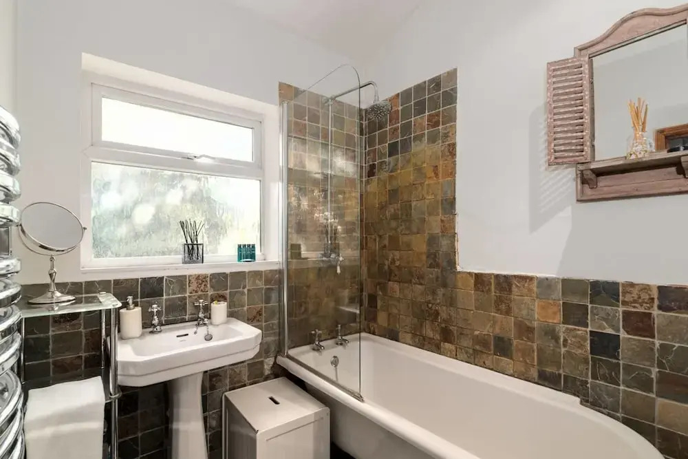 Stylish 1 bed Near Greenwich for 4!