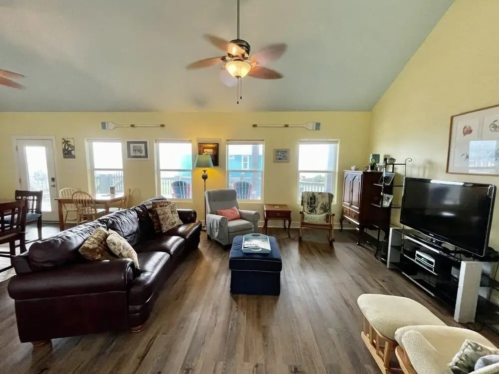 Hooked On A Feeling 3 Bedroom Home by RedAwning