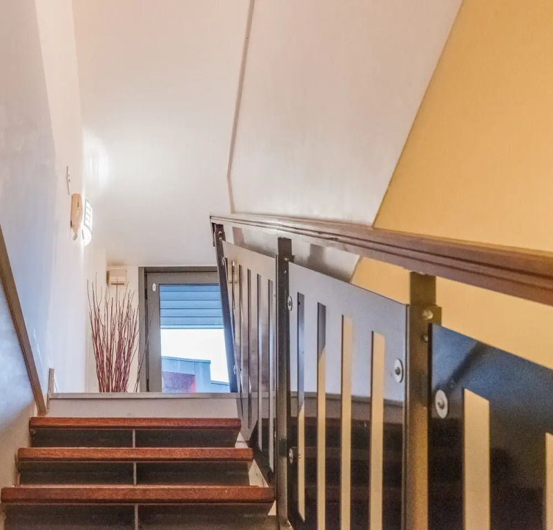 Entire Penthouse, Free Parking, Centre City View, 2 Bed 2 Bath