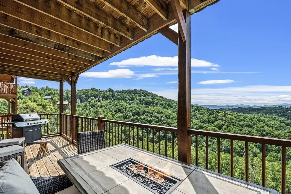 Hidden Heaven 5 Bedroom Home by Redawning