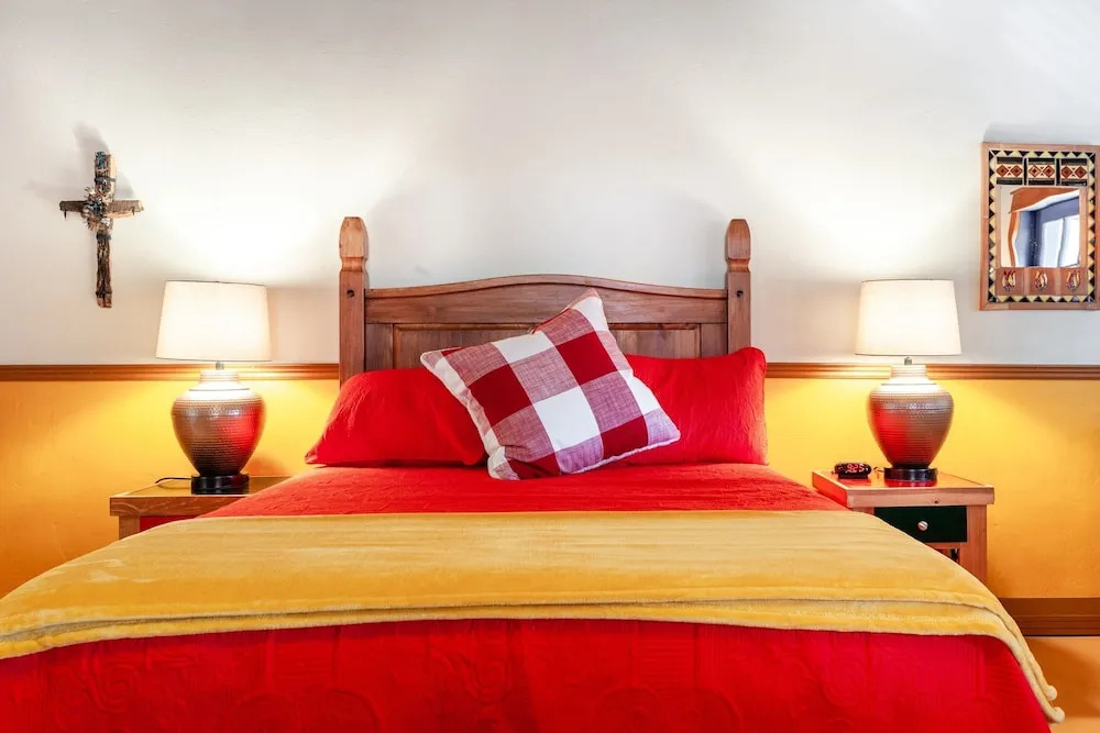 Casita Del Sol Charming Private Studio Studio Bedroom Cabin by RedAwning