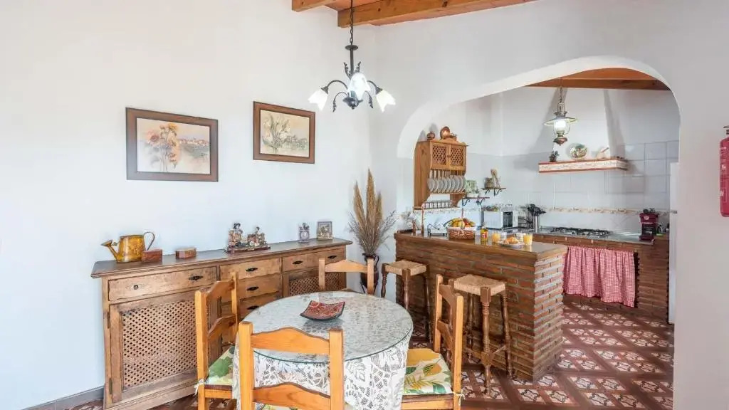 Casa Lola Sayalonga by Ruralidays