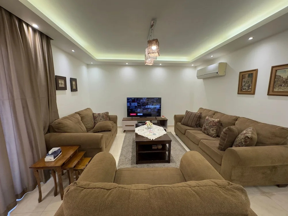 CK 1108 Spacious 2BR Apt 2BA Near Airport