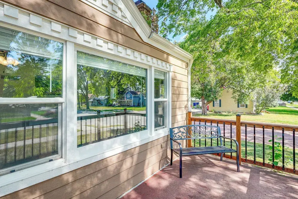 Half-mi to Dtwn Yankton & River: Charming Home!