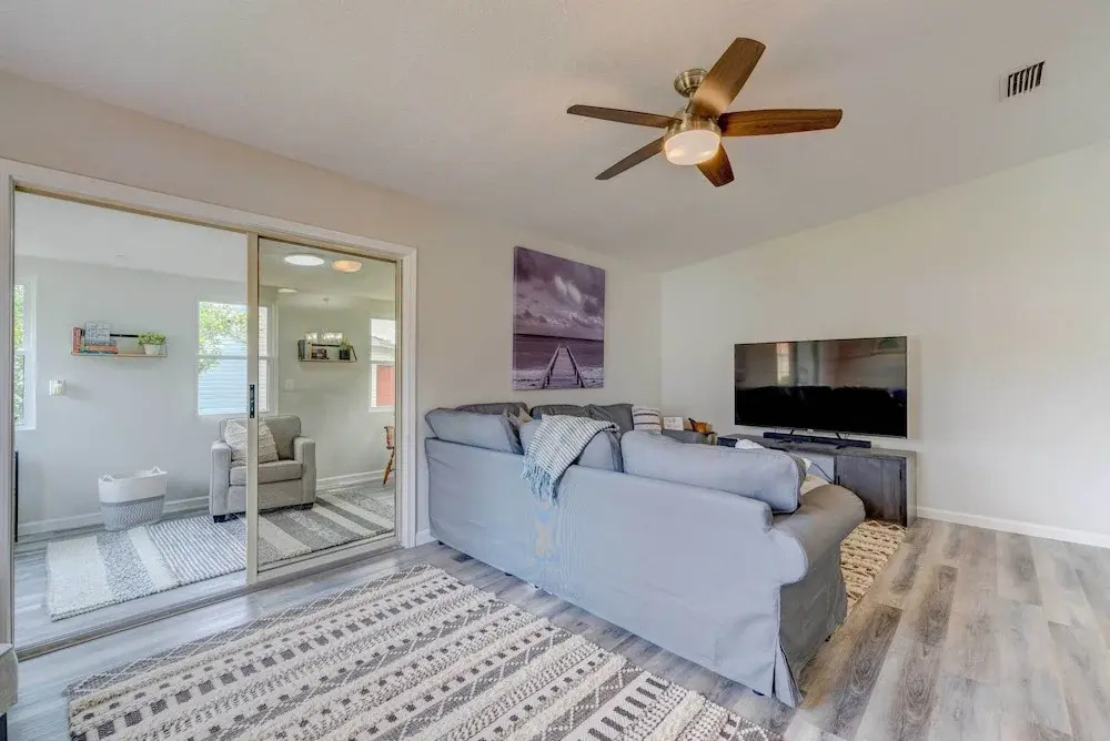 Peaceful Lady Lake Home w/ Screened-in Porch!