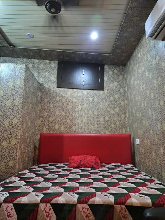 Pari Ac Restaurant & Hotel