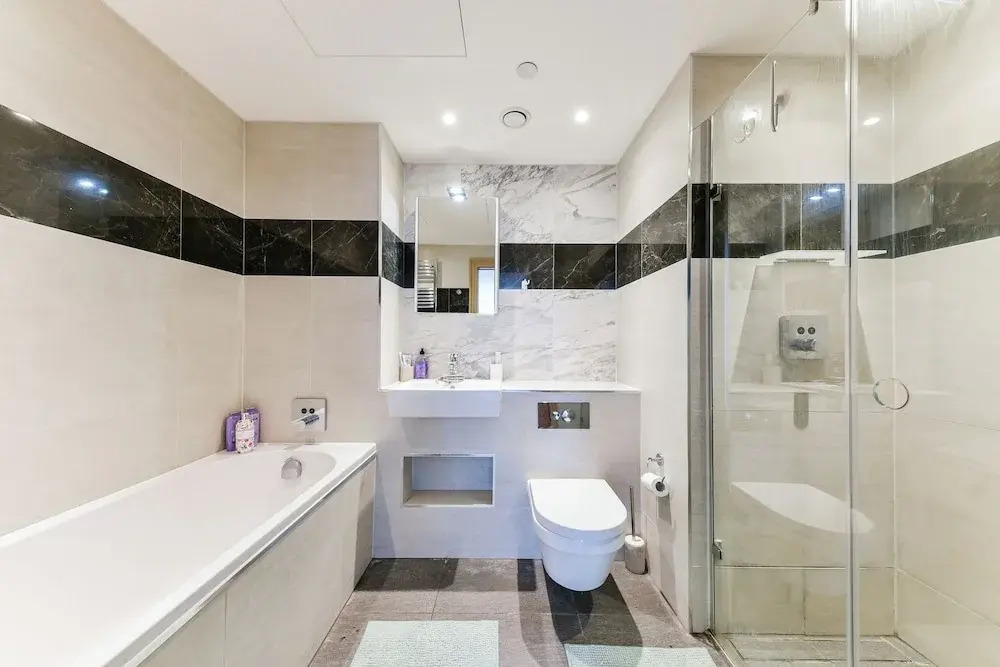Paddington Ex LUX Flat