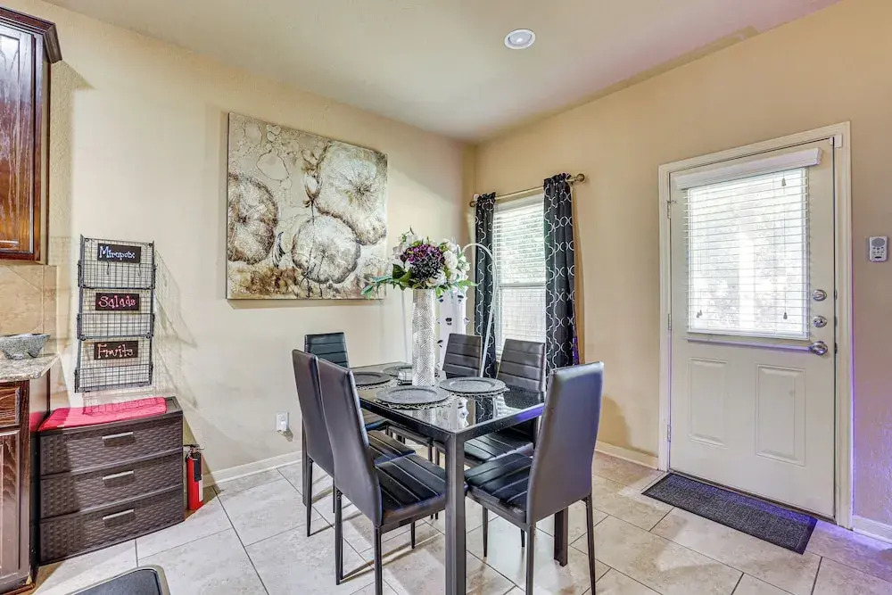 Family Home: Cook, Create & Unwind Near Lackland