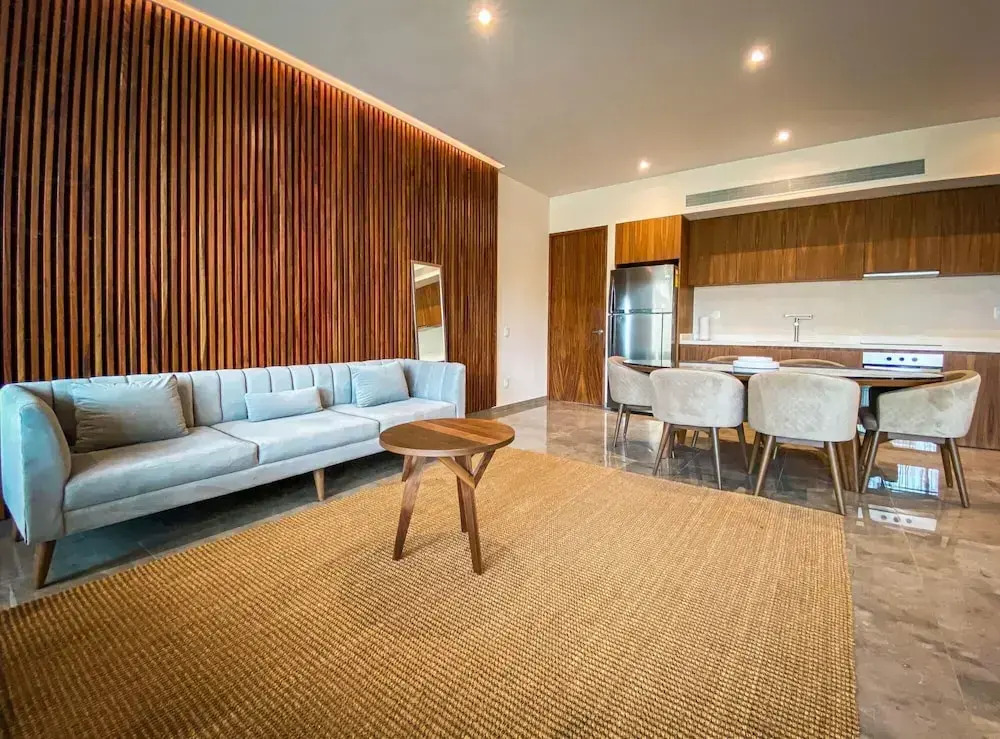 Bright Stylish 2 BR Condo With Pool View Gym Spa Access
