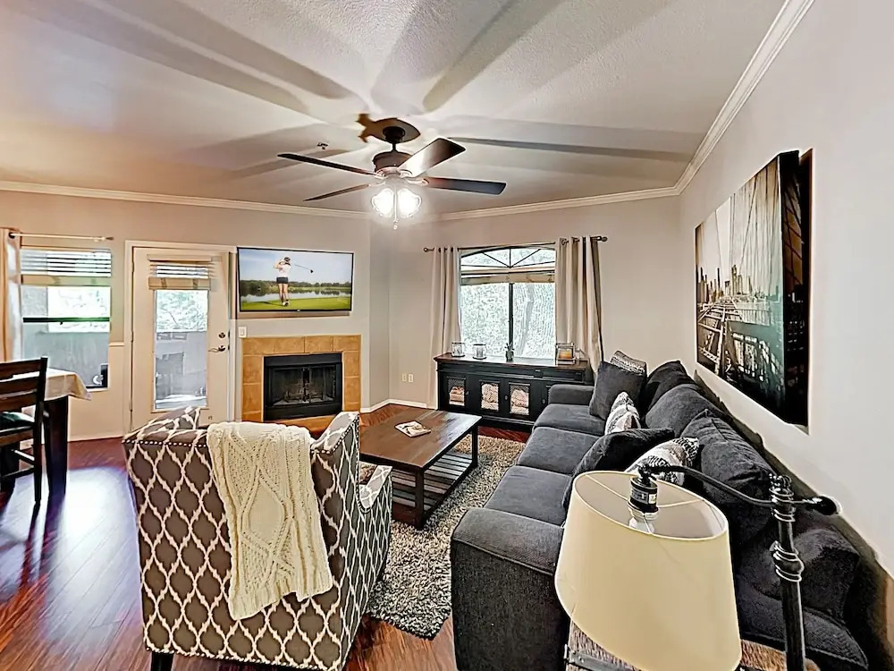 15095 Scottsdale - 2 Br Condo