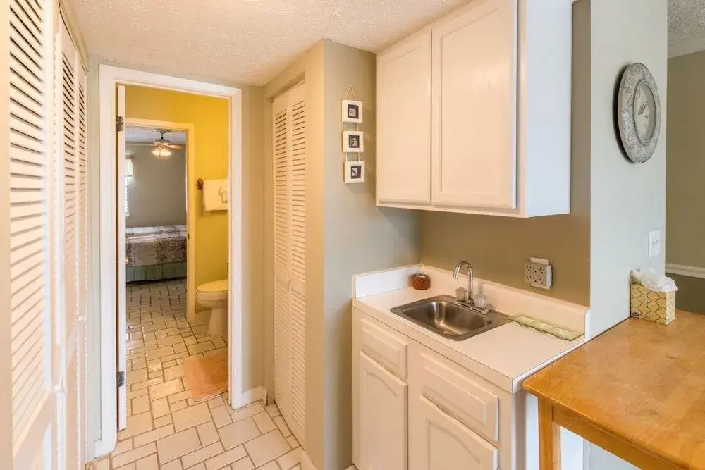 Lullwater Drive 301 C-423 - 2 Br condo by RedAwning