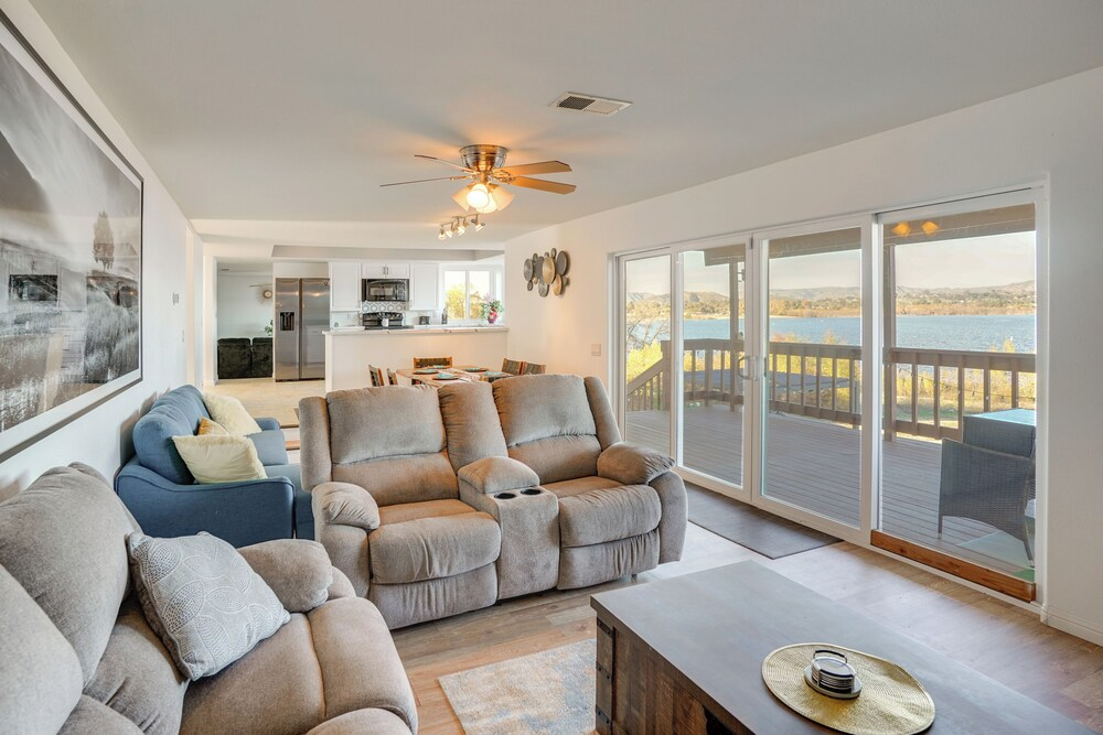 Waterfront Getaway on Lake Elsinore w/ Swim Spa