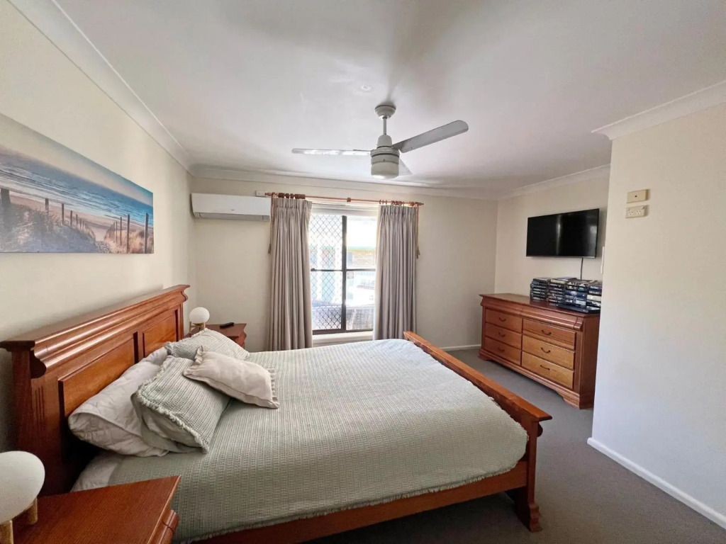 Beach House Landsborough - Bring your own linen