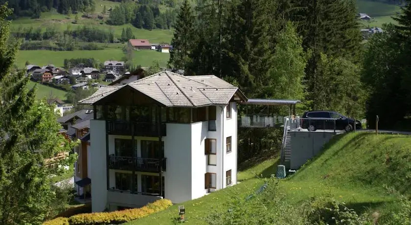 Haus im Turm