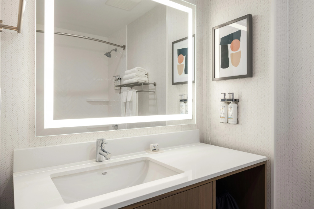 Holiday Inn & Suites Monterey Park - Los Angeles by IHG