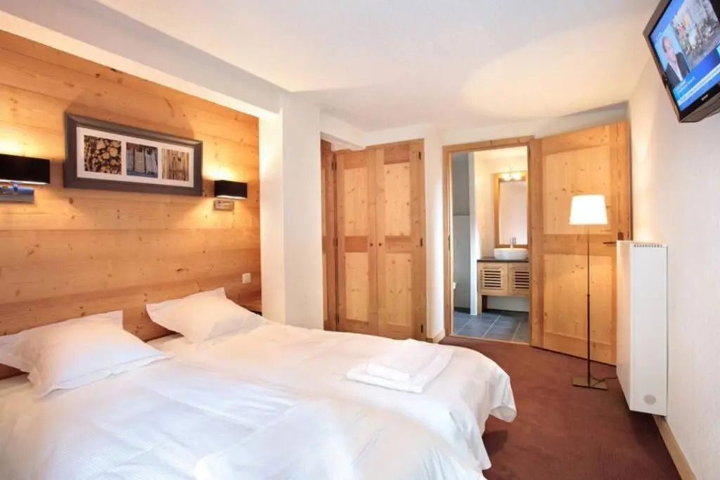 Stunning Alpine apt: pool-spa-gym-telecabine