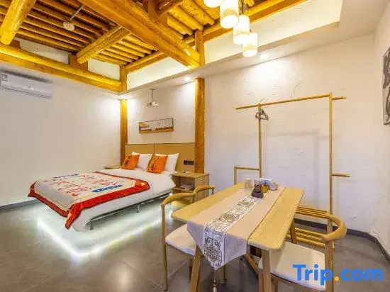 Jiujian Tang Hidden Lodge (Wuwei Pedestrian Street Confucian Temple Scenic Area Branch)