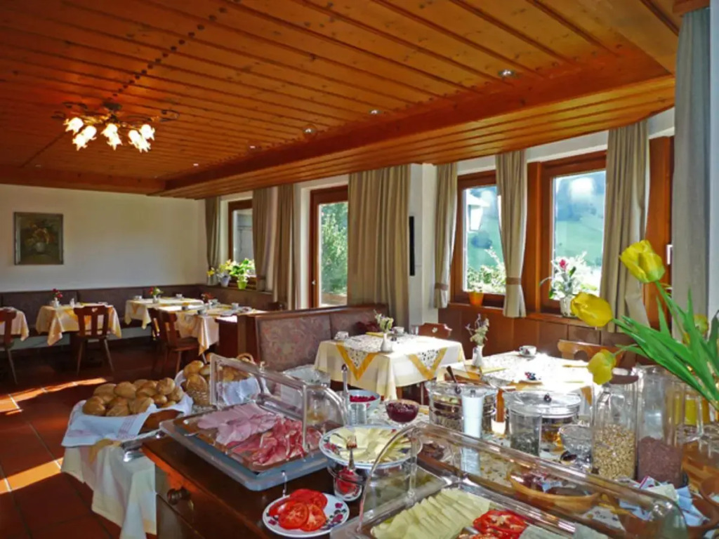 Pension & Appartements Ronacherhof -Mountain Hideaway Slopeside