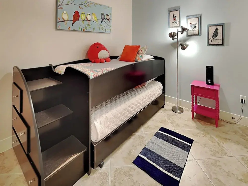 Western Waves by Ryson Vacation Rentals