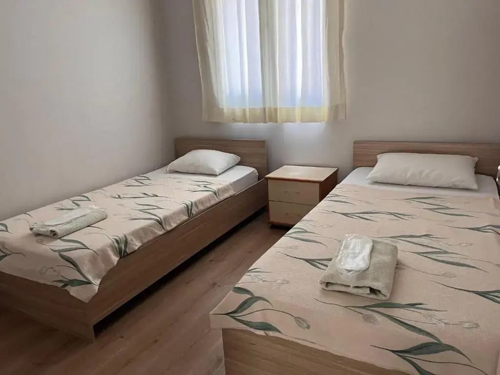 Deka Evleri