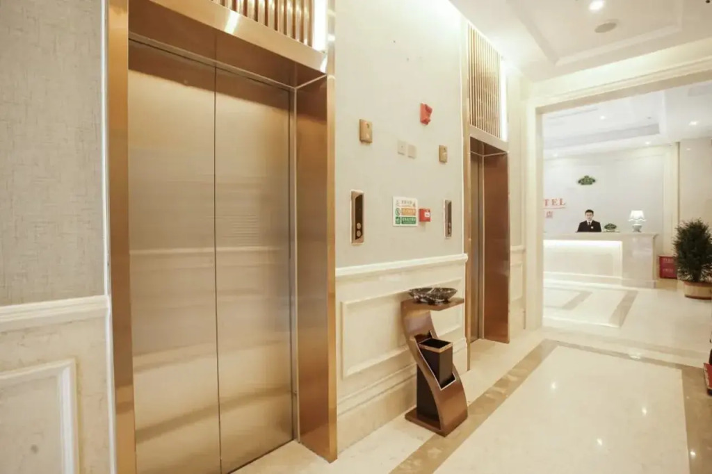 Vienna 3 Best Hotel (Chongqing Wansheng Hongen Fortune Plaza)