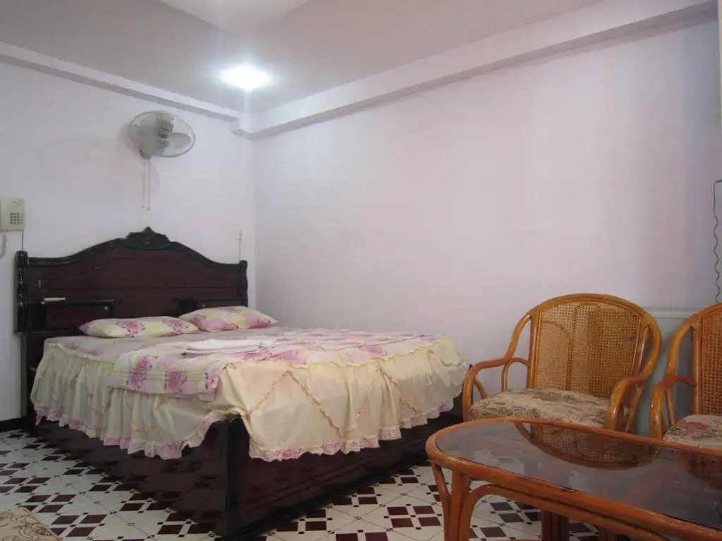 Cang Saigon Hotel