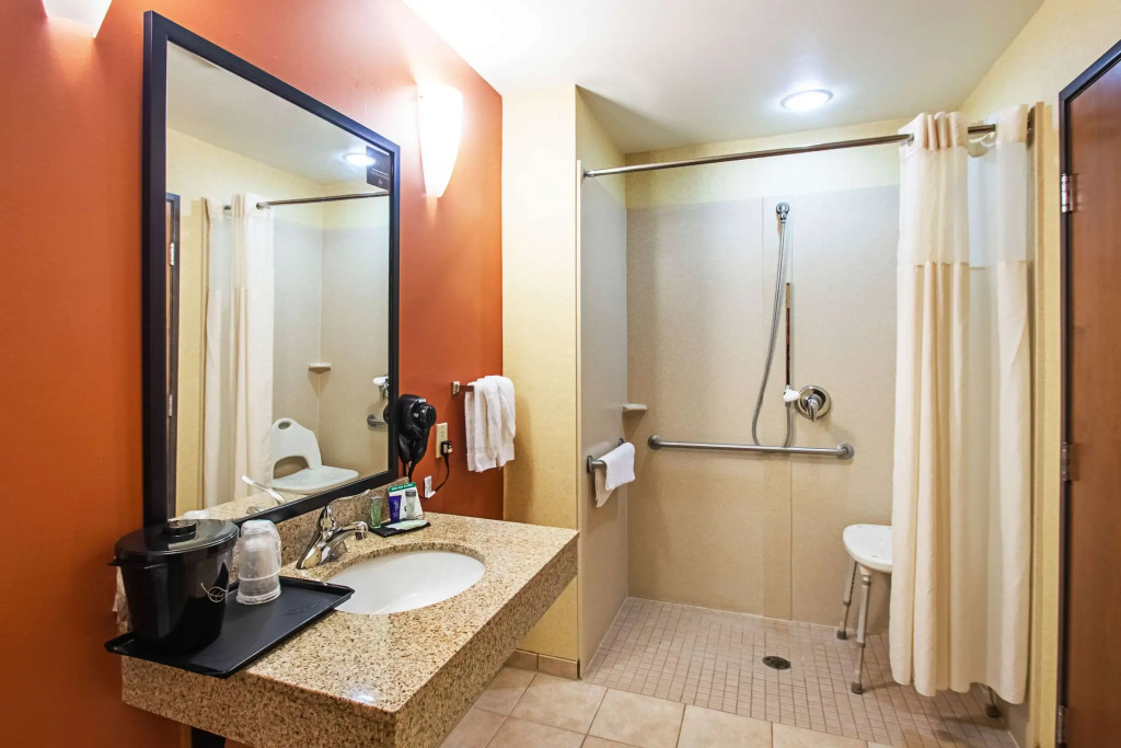Sleep Inn & Suites Madison - Monona