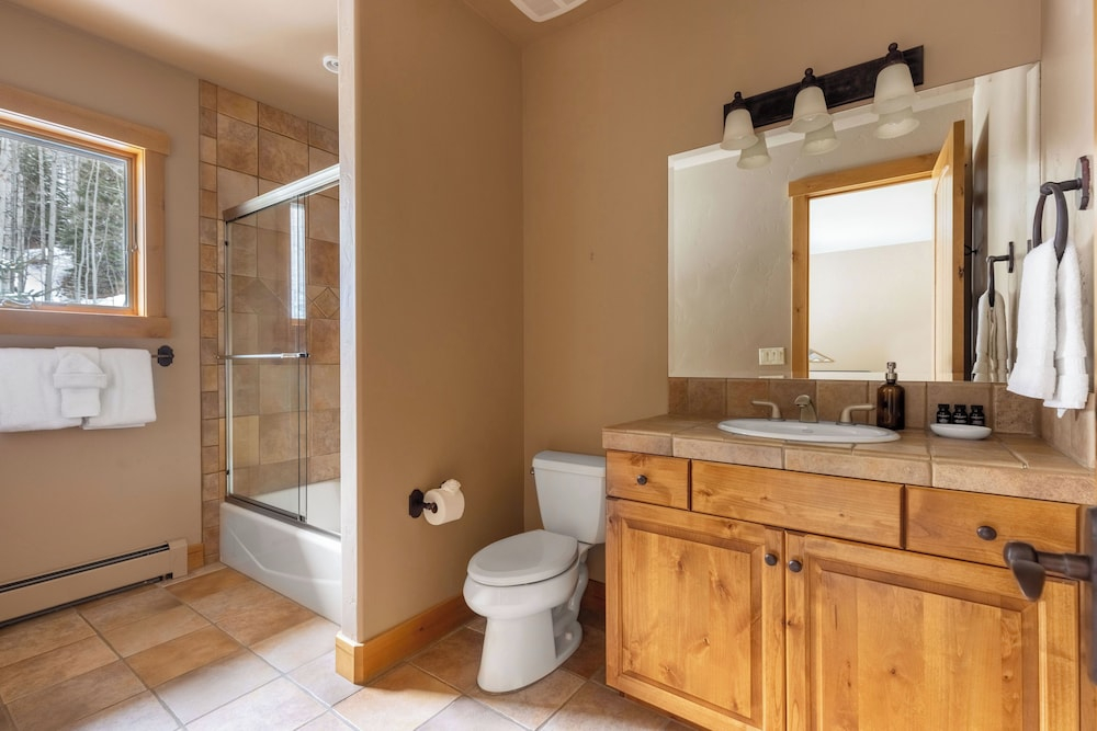 Highline by Avantstay Breathtaking Mountain Home w/ Hot Tub & Views