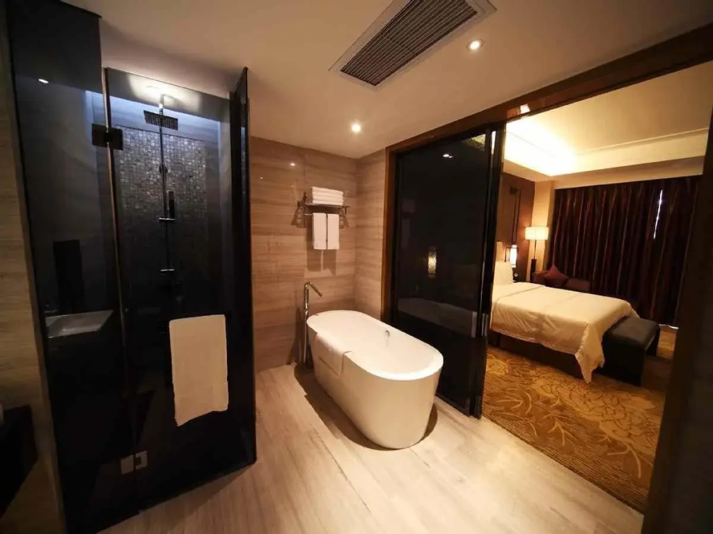 Haiyang Shenglong Jianguo Hotel