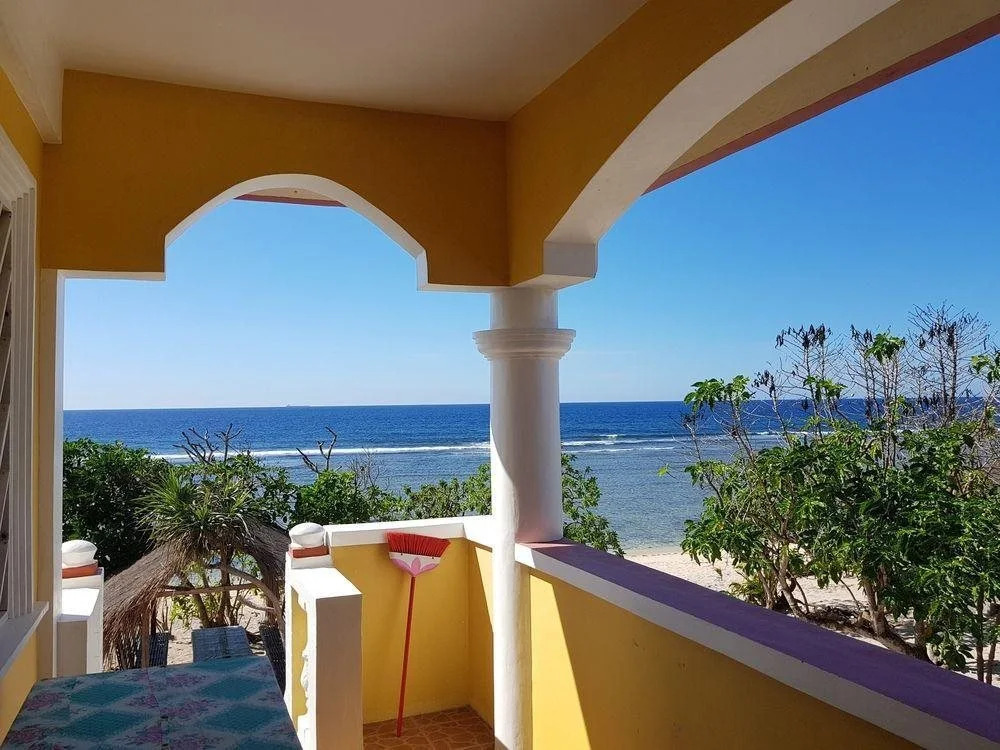 Paz Patar Beach House Resort