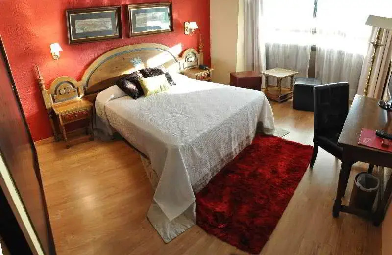 Hostal El Tozal