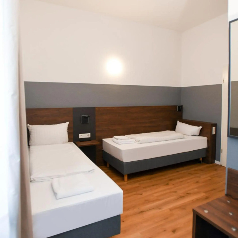 Hotel Apadana Frankfurt